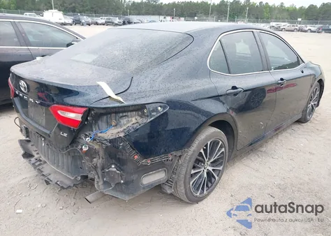 2018 Toyota Camry Le из США, поврежденный, VIN 4T1B11HK4JU533184